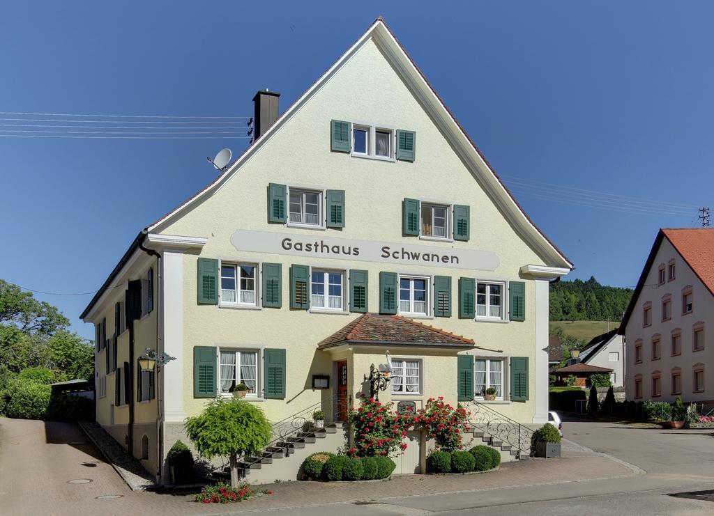 Gasthaus Schwanen & Villa Pfarrhus Stuhlingen Extérieur photo